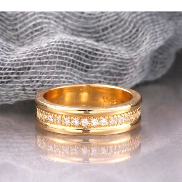 18K Bright Yellow Gold Diamond Wedding / Cocktail Ring on Titanium - Picture 4 of 6